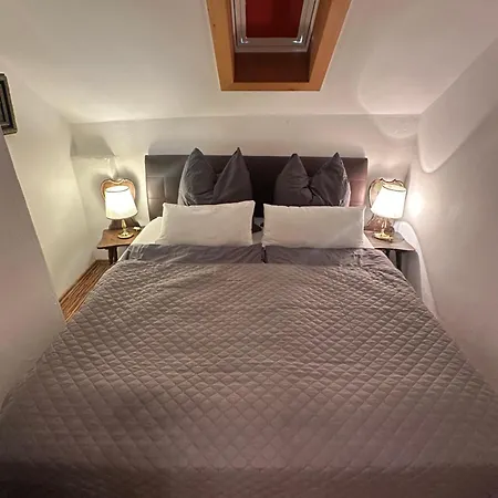 Nannerls Penthouse Apartmán *